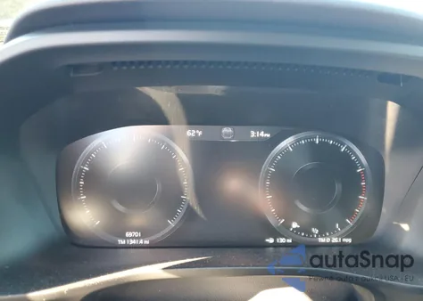 2021 Volvo Xc40 T5 Momentum z USA, uszkodzony, nr VIN YV4162UK6M2561305